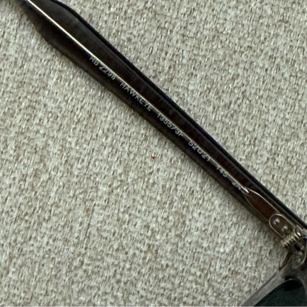 Ray-Ban Blue Tinted Wayfarer Authentic sunglasses with original case and wipe - Picture 9 of 10